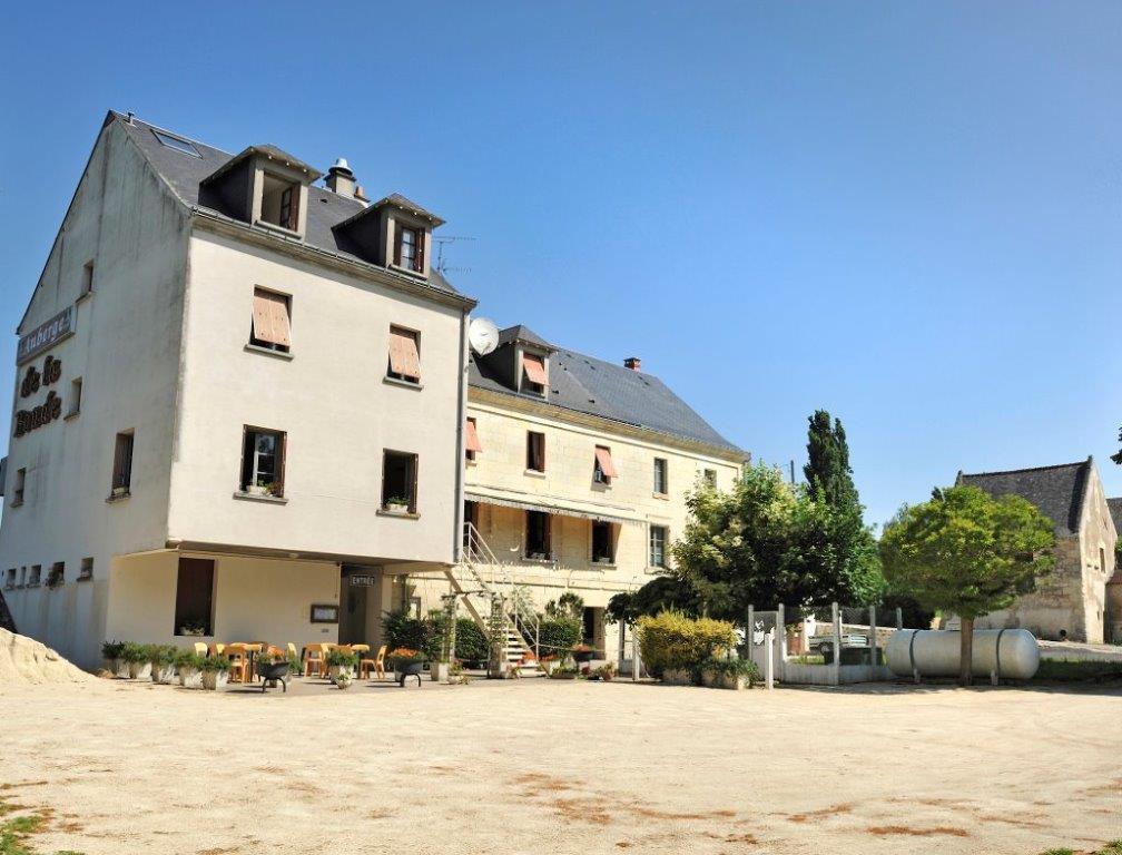 Hotel Auberge De La Bonde Logis Langeais Exterior photo